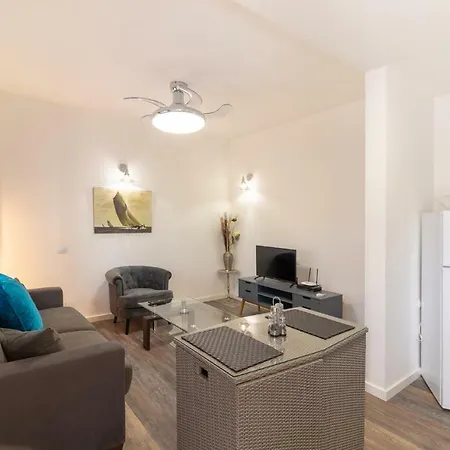 Aparthotel Arinaga Suites