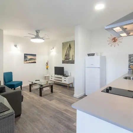 Aparthotel Arinaga Suites